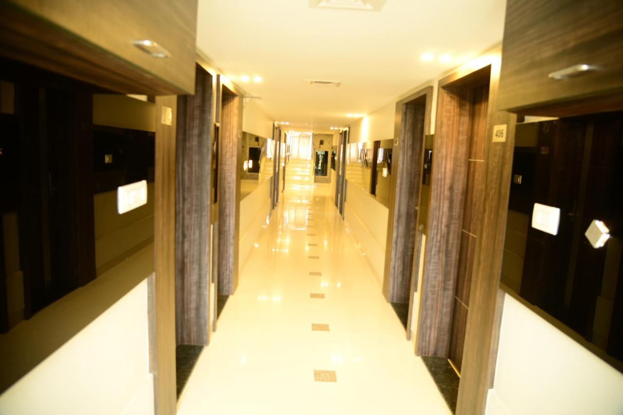 חסן Miles Inn Hotel מראה חיצוני תמונה