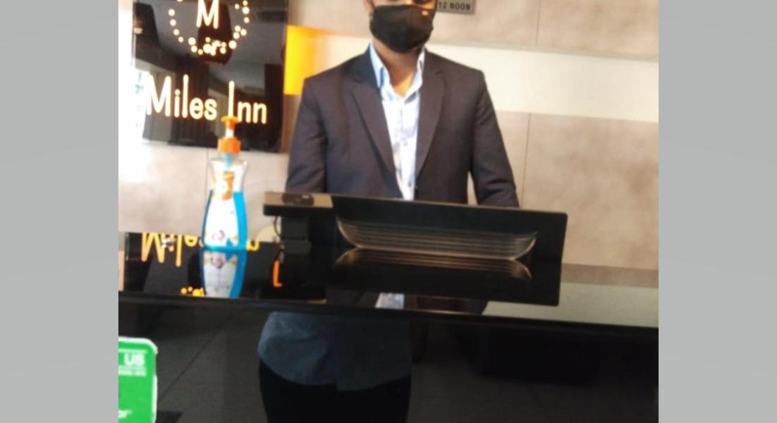 חסן Miles Inn Hotel מראה חיצוני תמונה