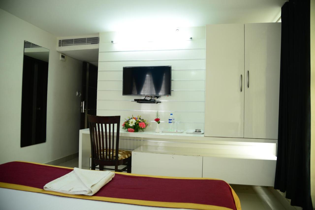 חסן Miles Inn Hotel מראה חיצוני תמונה